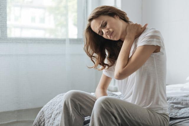 How to Sleep Better with Neck Pain: Top 7 Expert Tips